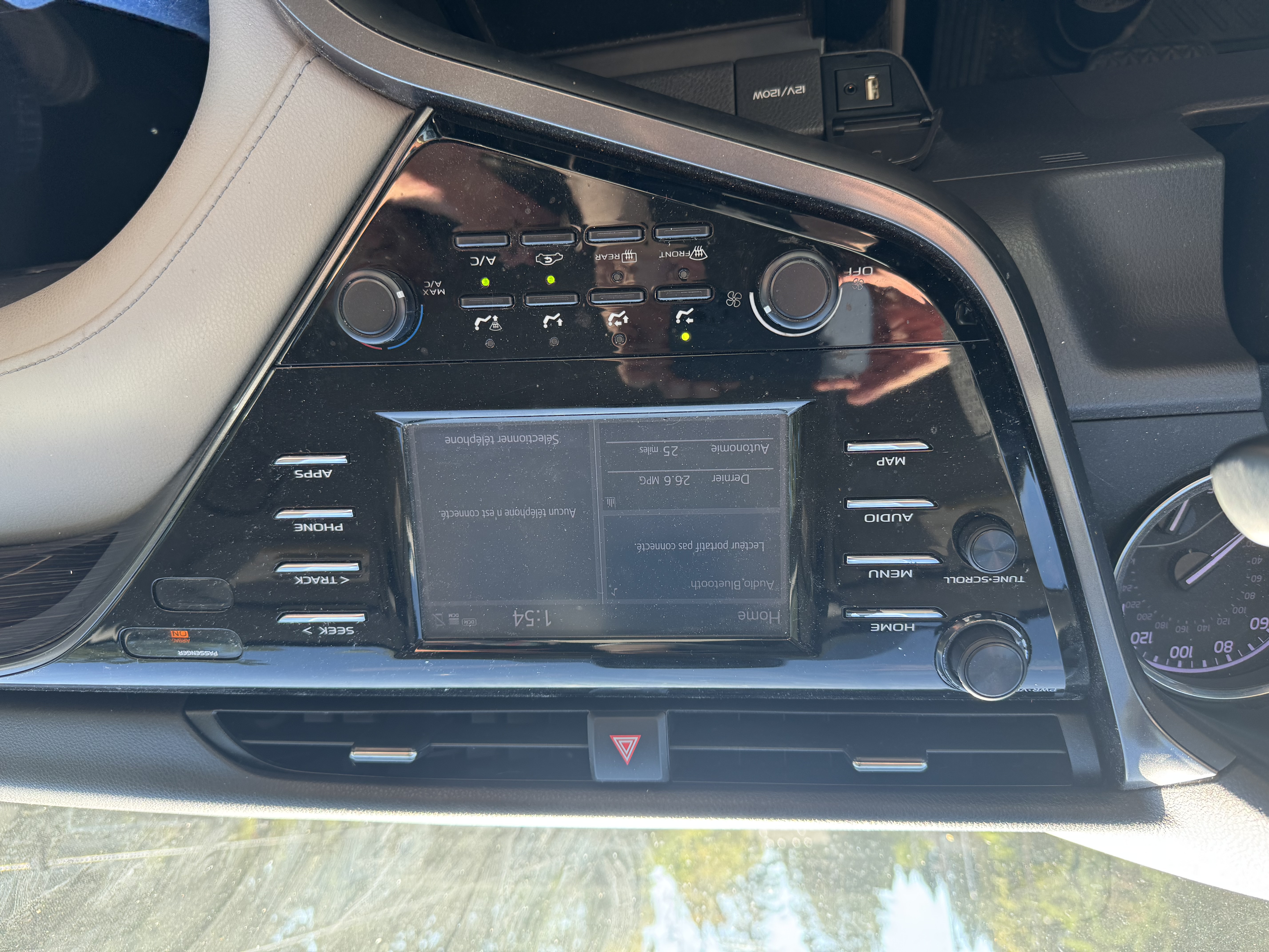 Used 2019 Toyota Camry LE FWD image 15