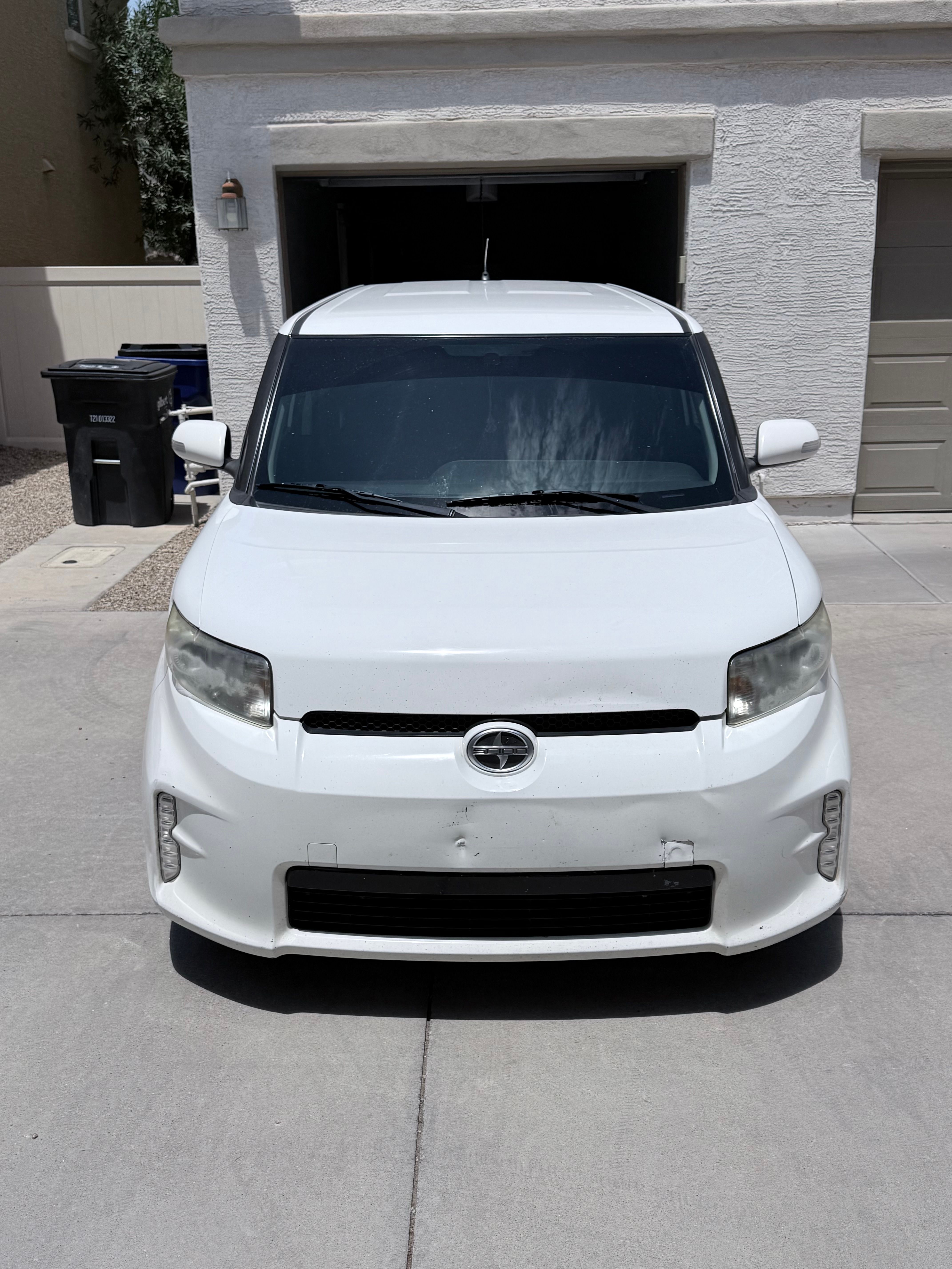 Used 2015 Scion xB FWD image 4