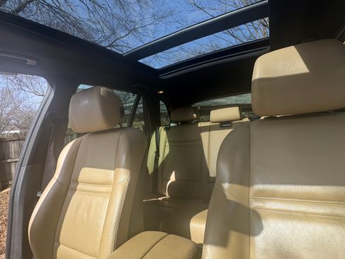 Used 2011 BMW X5 M image 17