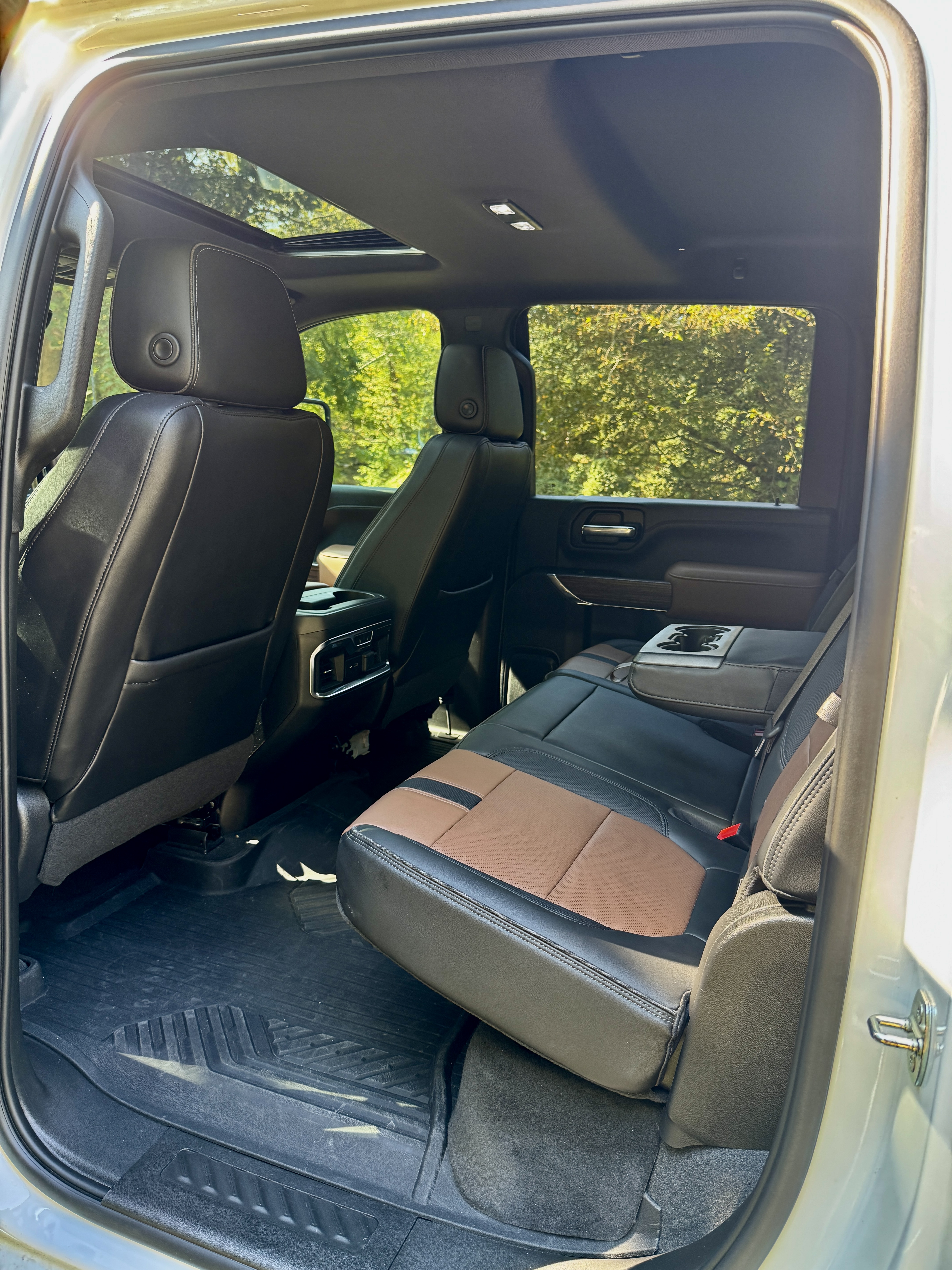 Used 2021 Chevrolet Silverado 3500 High Country AWD/4WD image 25