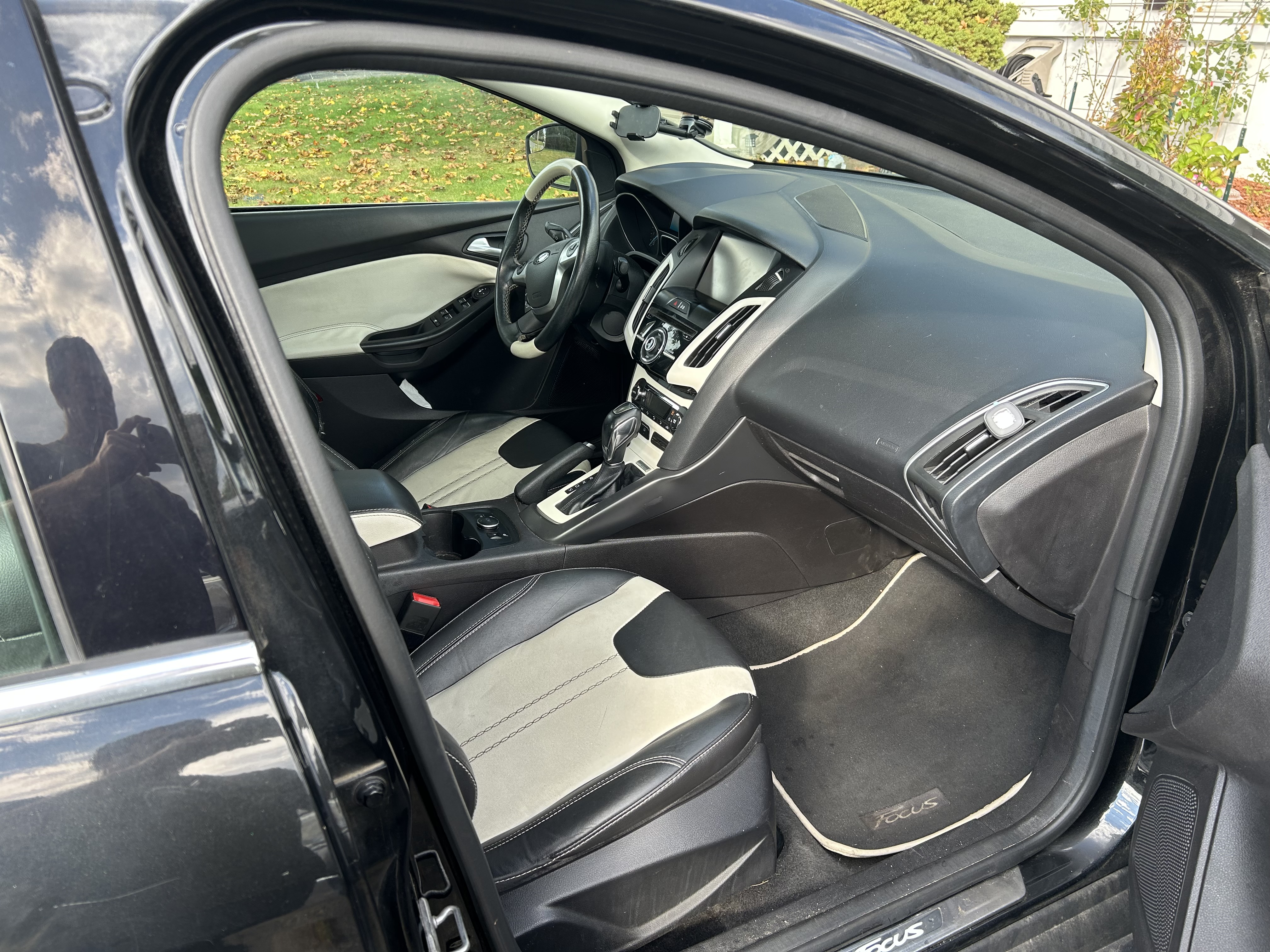 Used 2014 Ford Focus Titanium FWD image 8