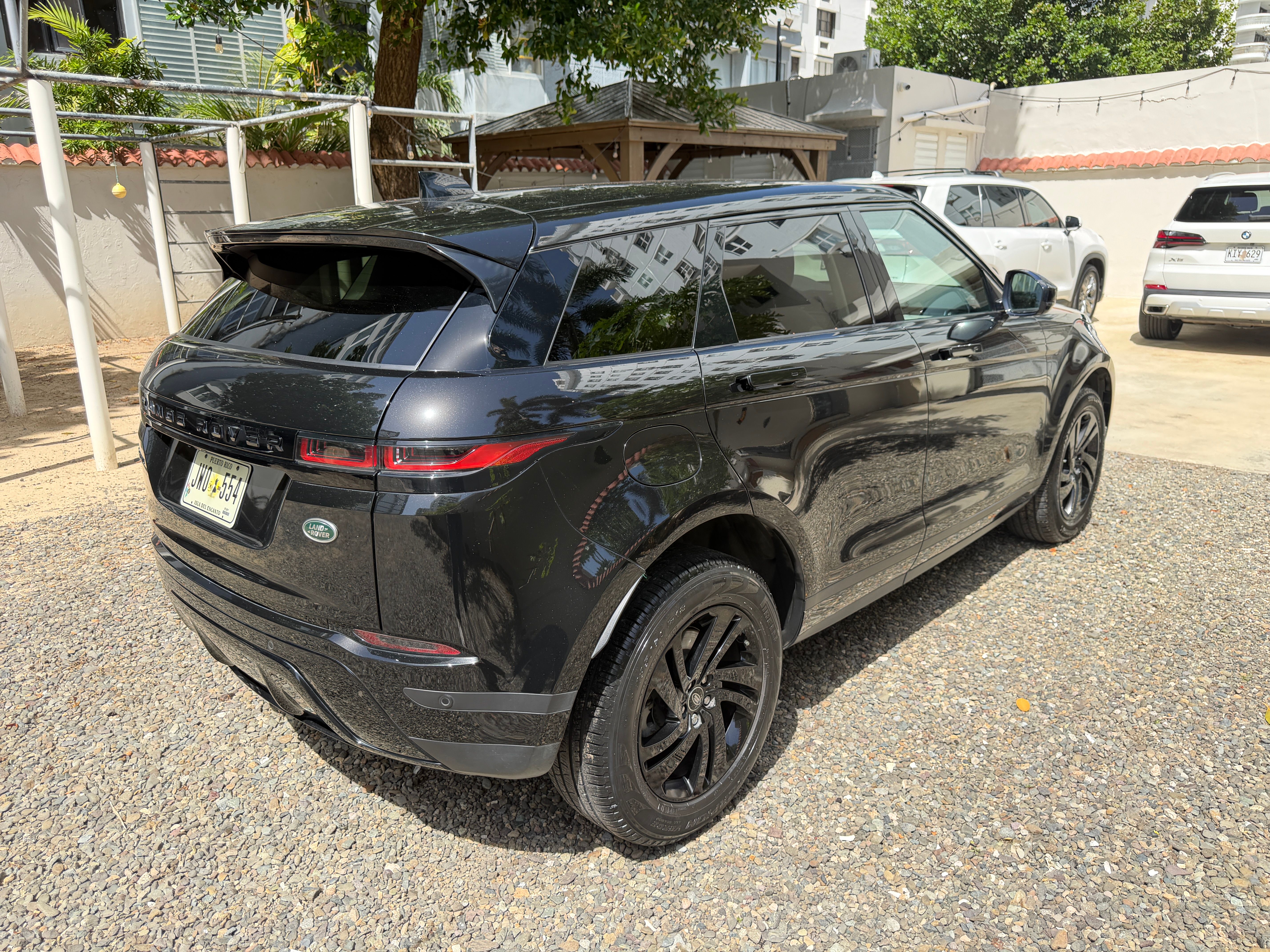 Used 2022 Land Rover Range Rover Evoque SE AWD/4WD image 2