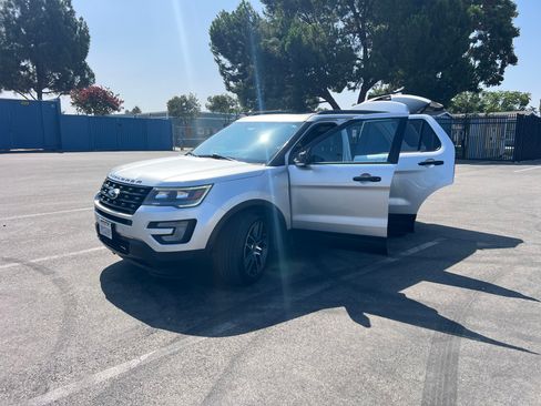 Used 2017 Ford Explorer Sport image 13