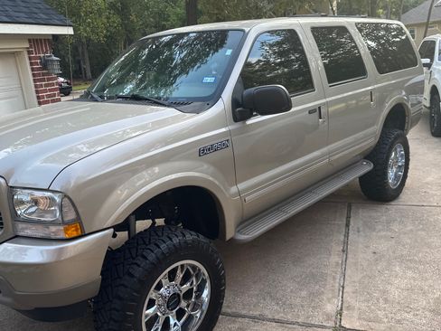 Used 2004 Ford Excursion Limited AWD/4WD image 2