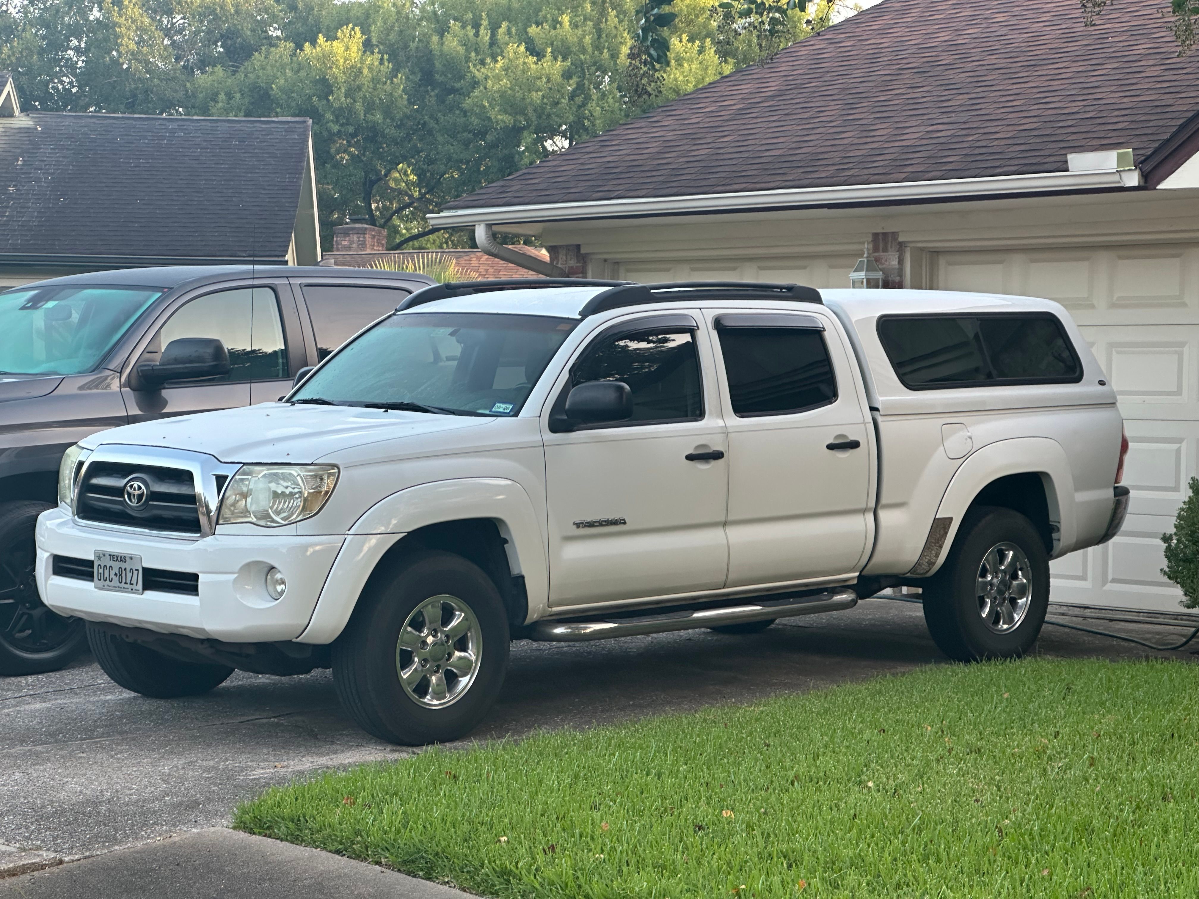 Used 2005 Toyota Tacoma PreRunner w/ SR5 Pkg #3 RWD image 2