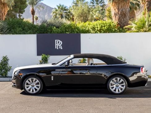 Used 2017 Rolls-Royce Dawn image 13