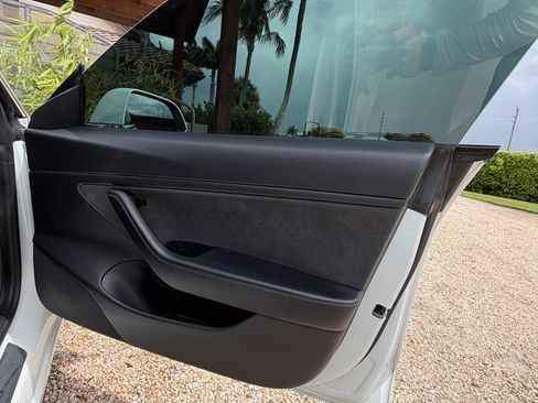 Used 2020 Tesla Model 3 Long Range AWD/4WD image 8