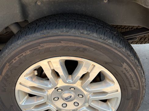 Used 2013 Ford F150 Platinum AWD/4WD image 6
