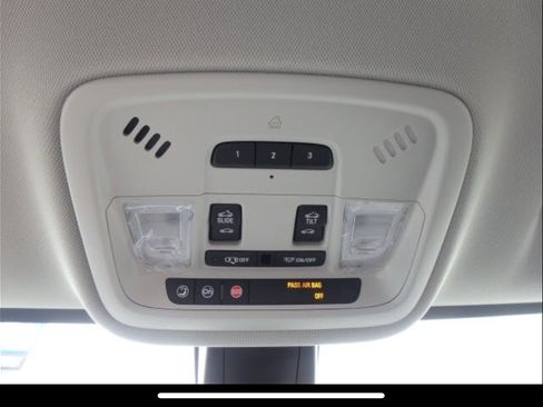 Used 2018 Chevrolet Traverse Premier w/ Redline Edition image 9