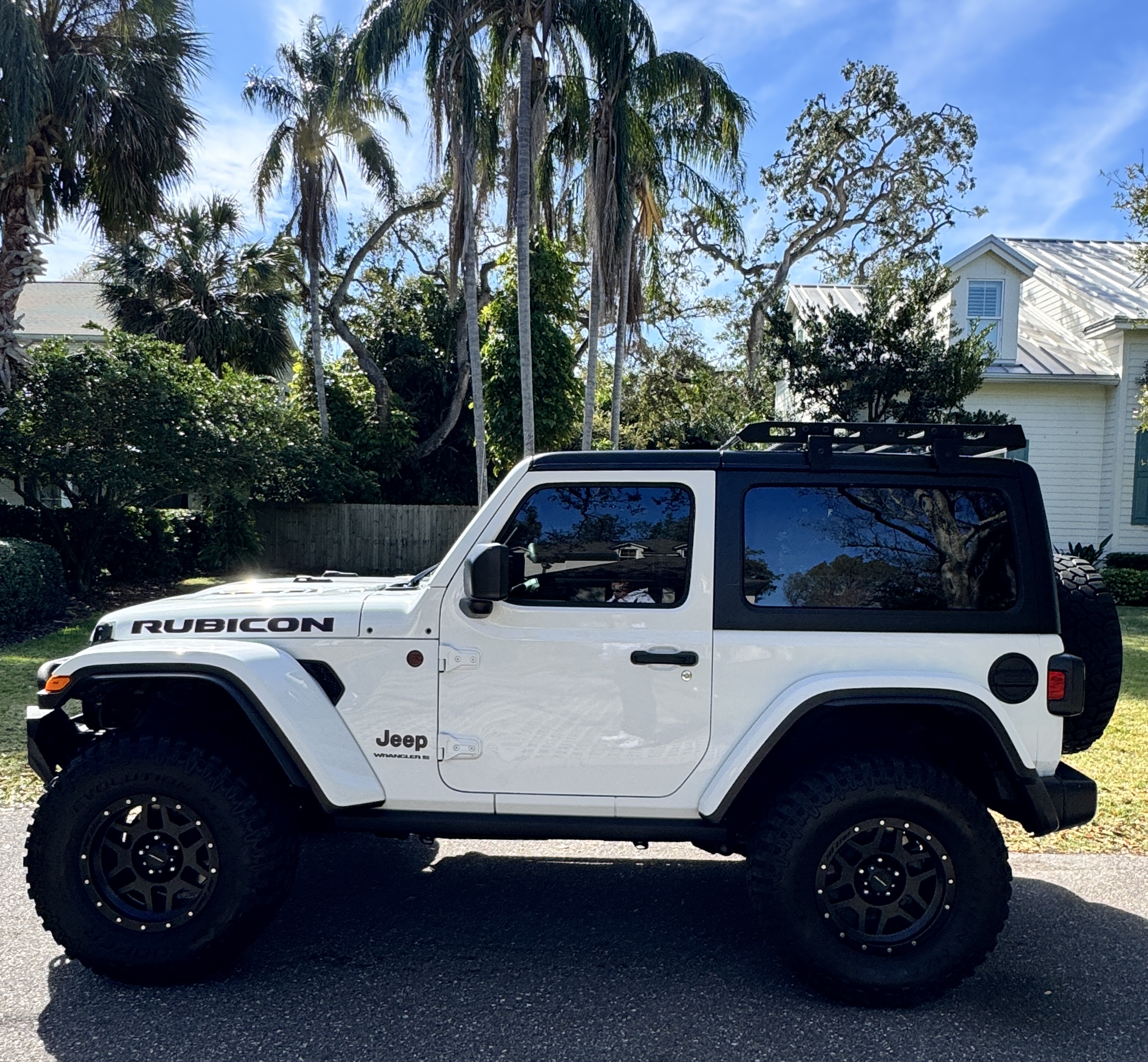 Used 2023 Jeep Wrangler Rubicon w/ Cold Weather Group AWD/4WD image 8
