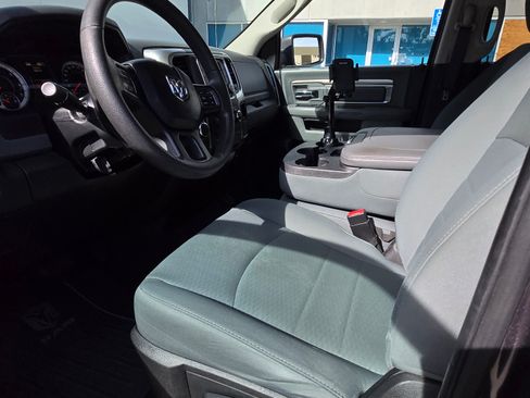 Used 2018 RAM 1500 Classic SLT image 17