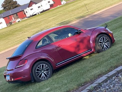 Used 2017 Volkswagen Beetle #PinkBeetle image 8