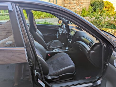 Used 2011 Subaru Impreza WRX STI image 12