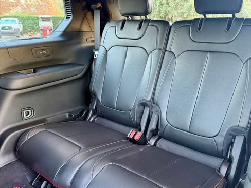 Used 2024 Jeep Grand Cherokee L Limited w/ Black Appearance Package image 14