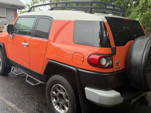 Used 2013 Toyota FJ Cruiser 4WD w/ Convenience Pkg image 6