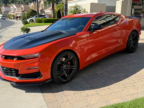 Used 2021 Chevrolet Camaro SS image 10