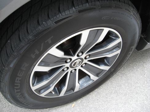 Used 2017 Nissan Armada SL w/ Moonroof Package image 15