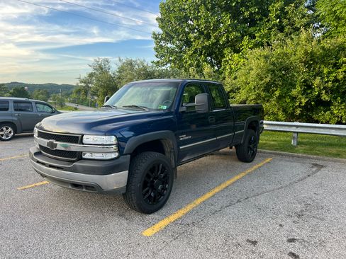 Used 2002 Chevrolet Silverado 2500 LS image 2
