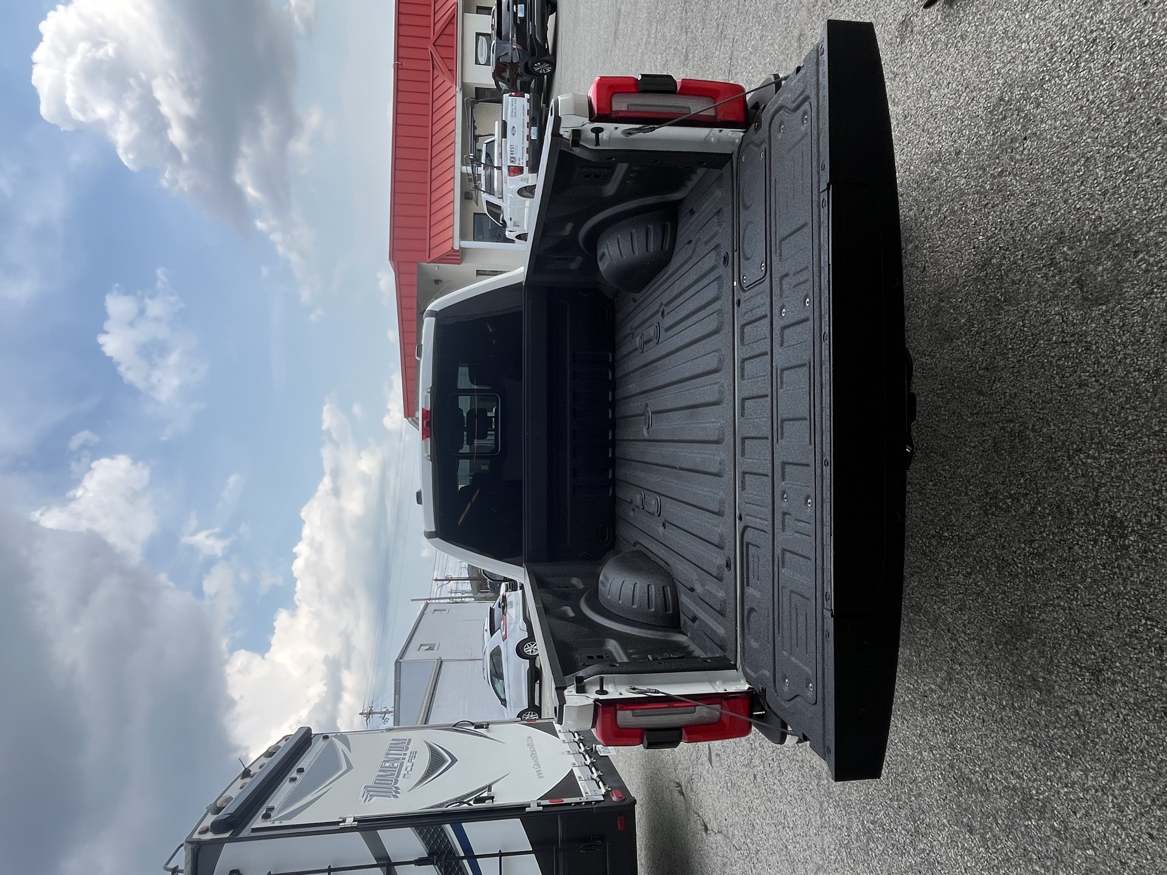 Used 2024 Ford F350 Platinum w/ Tremor Off-Road Package AWD/4WD image 9