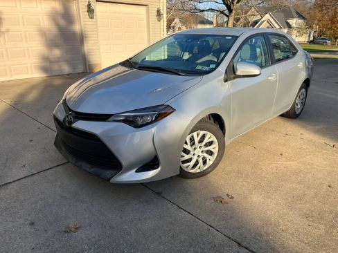 Used 2018 Toyota Corolla LE image 5