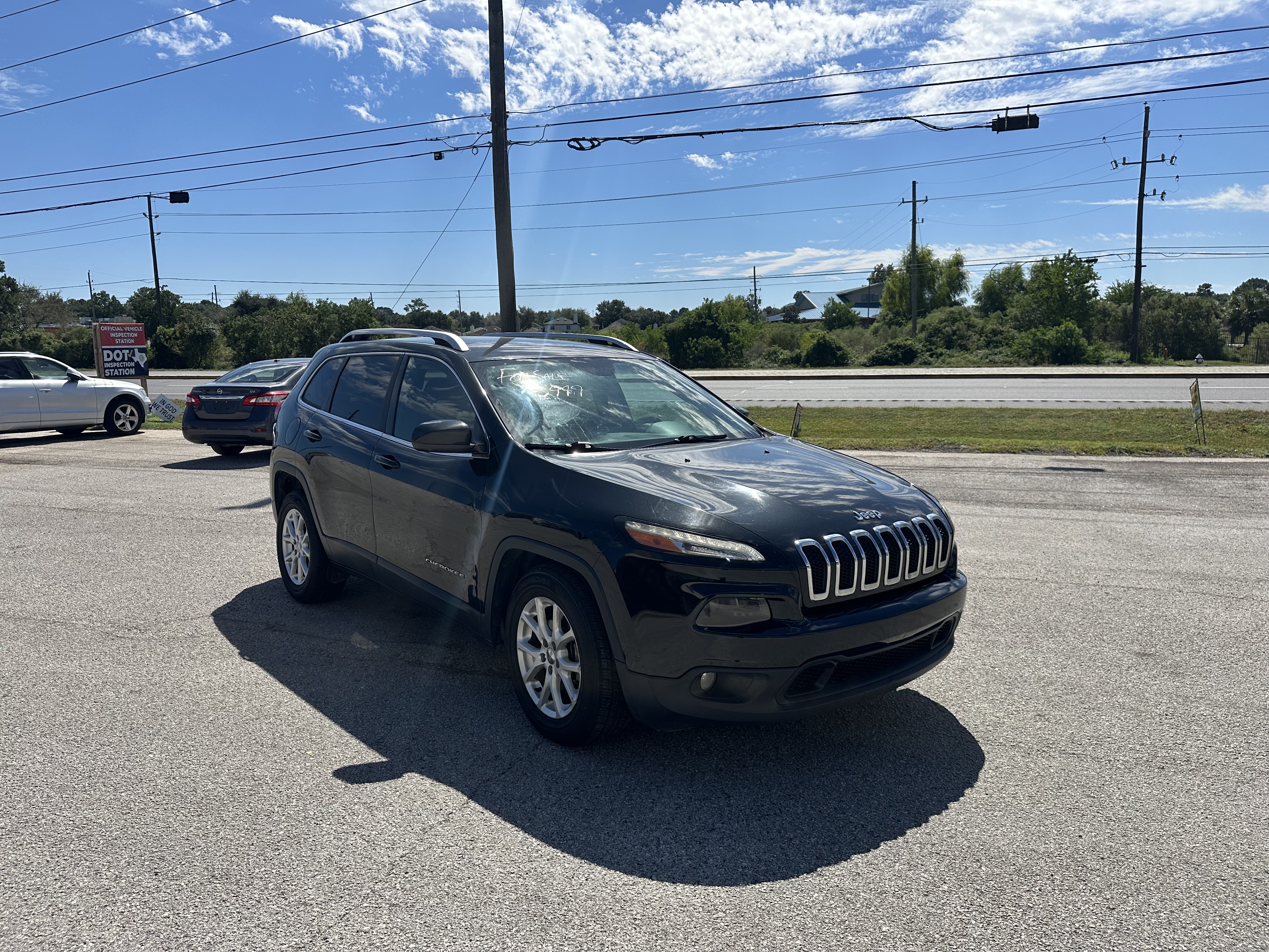 Used 2016 Jeep Cherokee Latitude FWD image 5