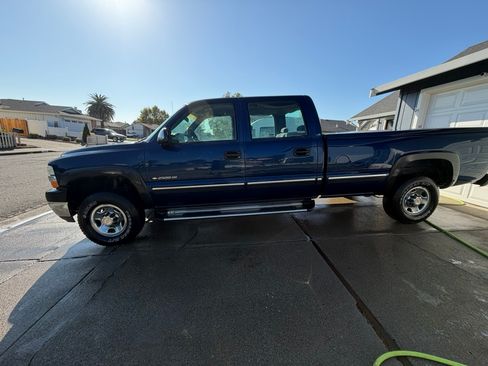 Used 2001 Chevrolet Silverado 2500 LS image 1