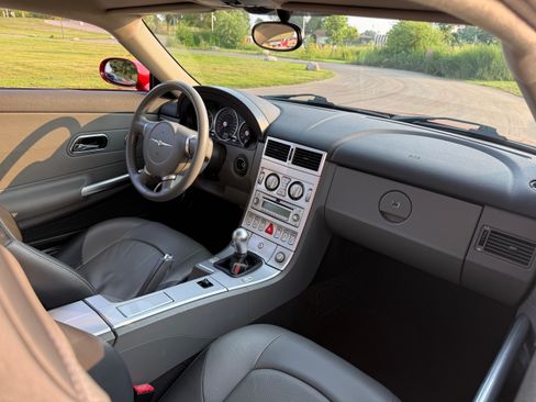 Used 2005 Chrysler Crossfire Limited RWD image 28