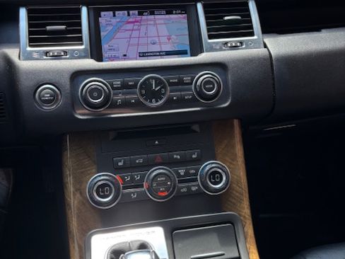 Used 2013 Land Rover Range Rover Sport HSE image 16