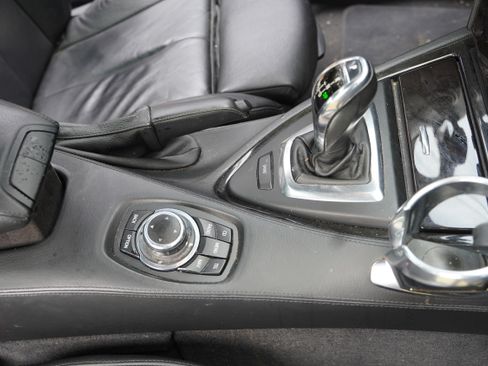 Used 2010 BMW 650i Coupe image 11