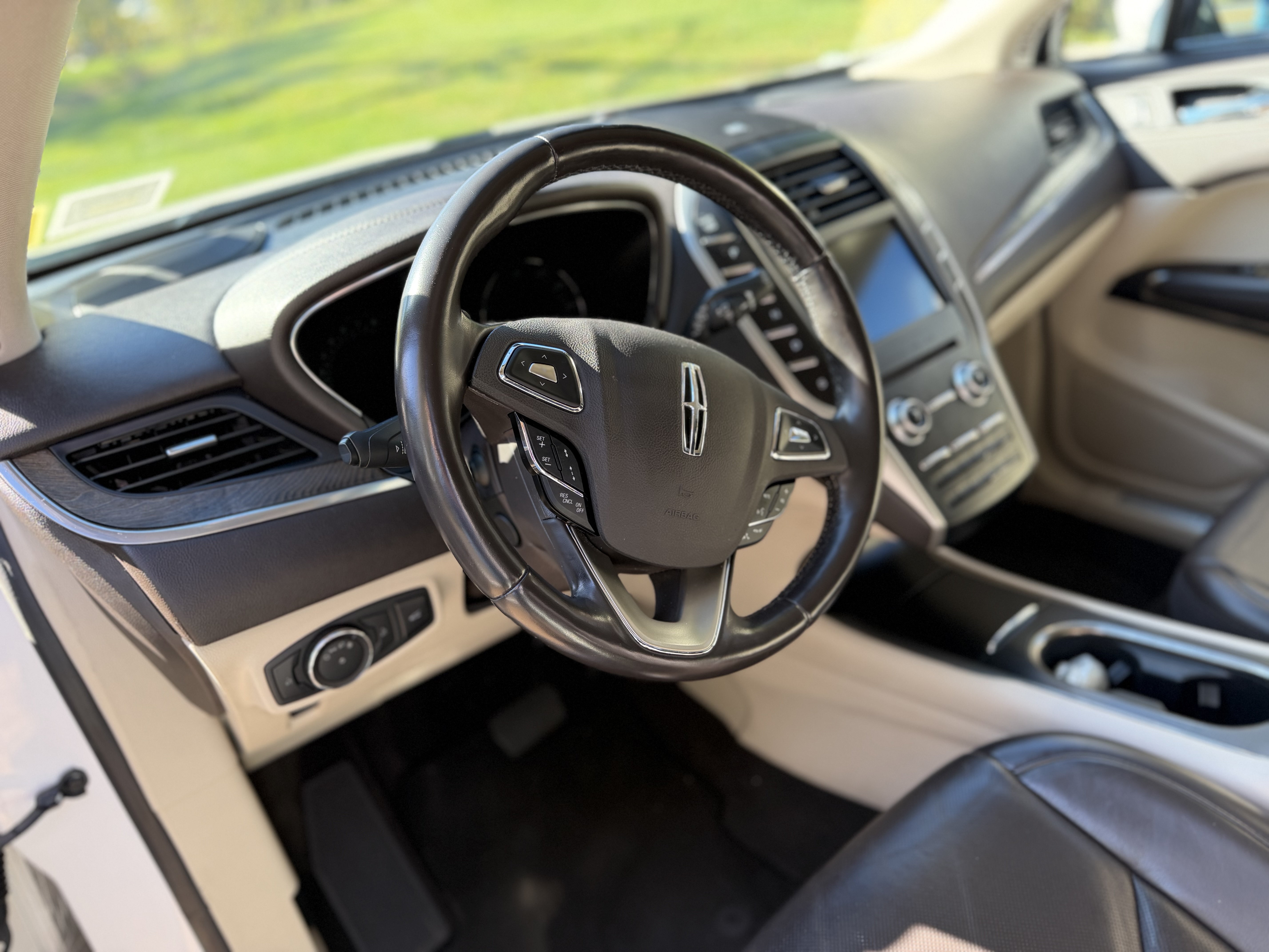 Used 2019 Lincoln MKC Reserve AWD/4WD image 11