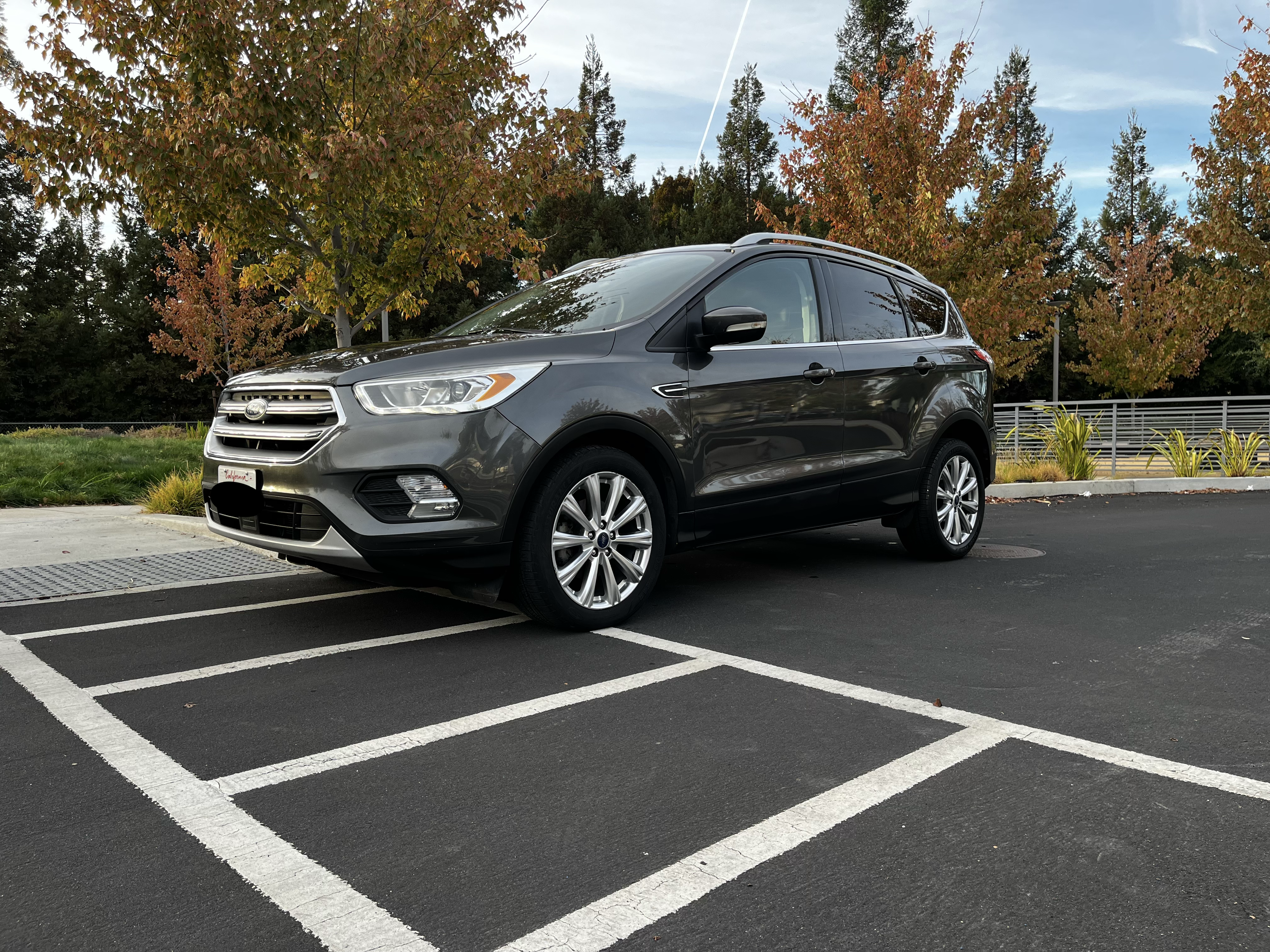 Used 2017 Ford Escape Titanium FWD image 2