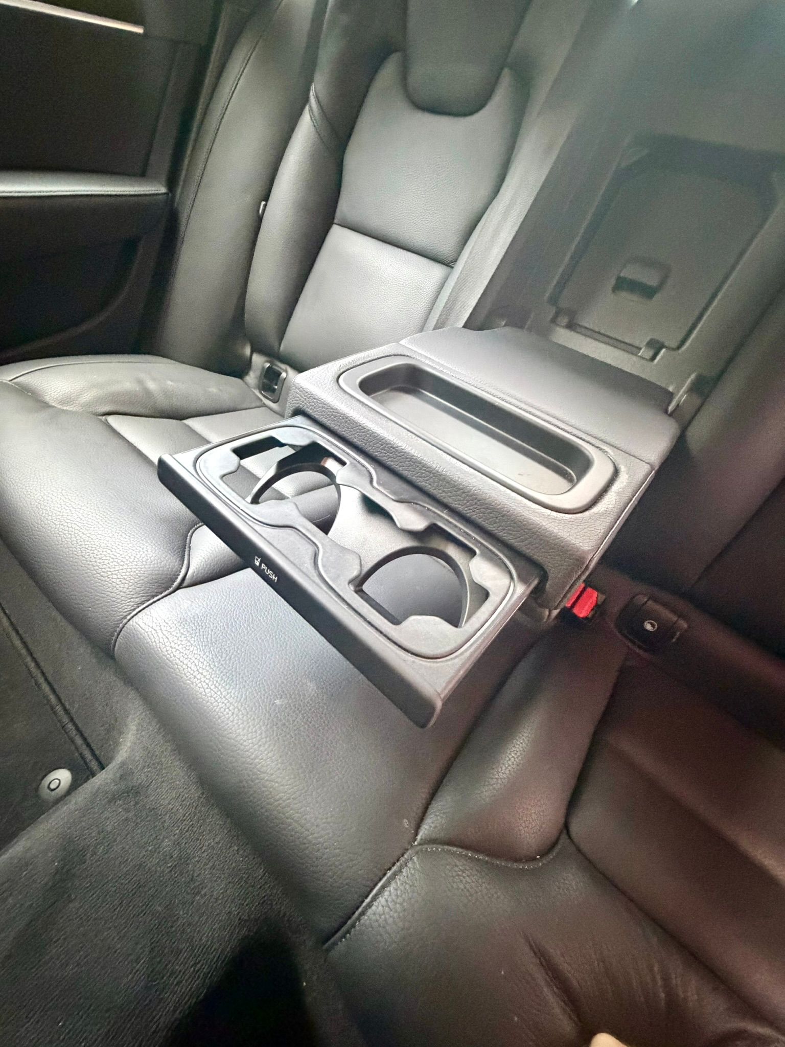 Used 2018 Volvo S90 T5 Momentum FWD image 28