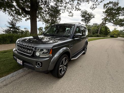 Used 2015 Land Rover LR4 HSE image 4