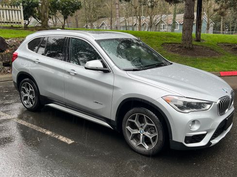 Used 2017 BMW X1 xDrive28i image 5