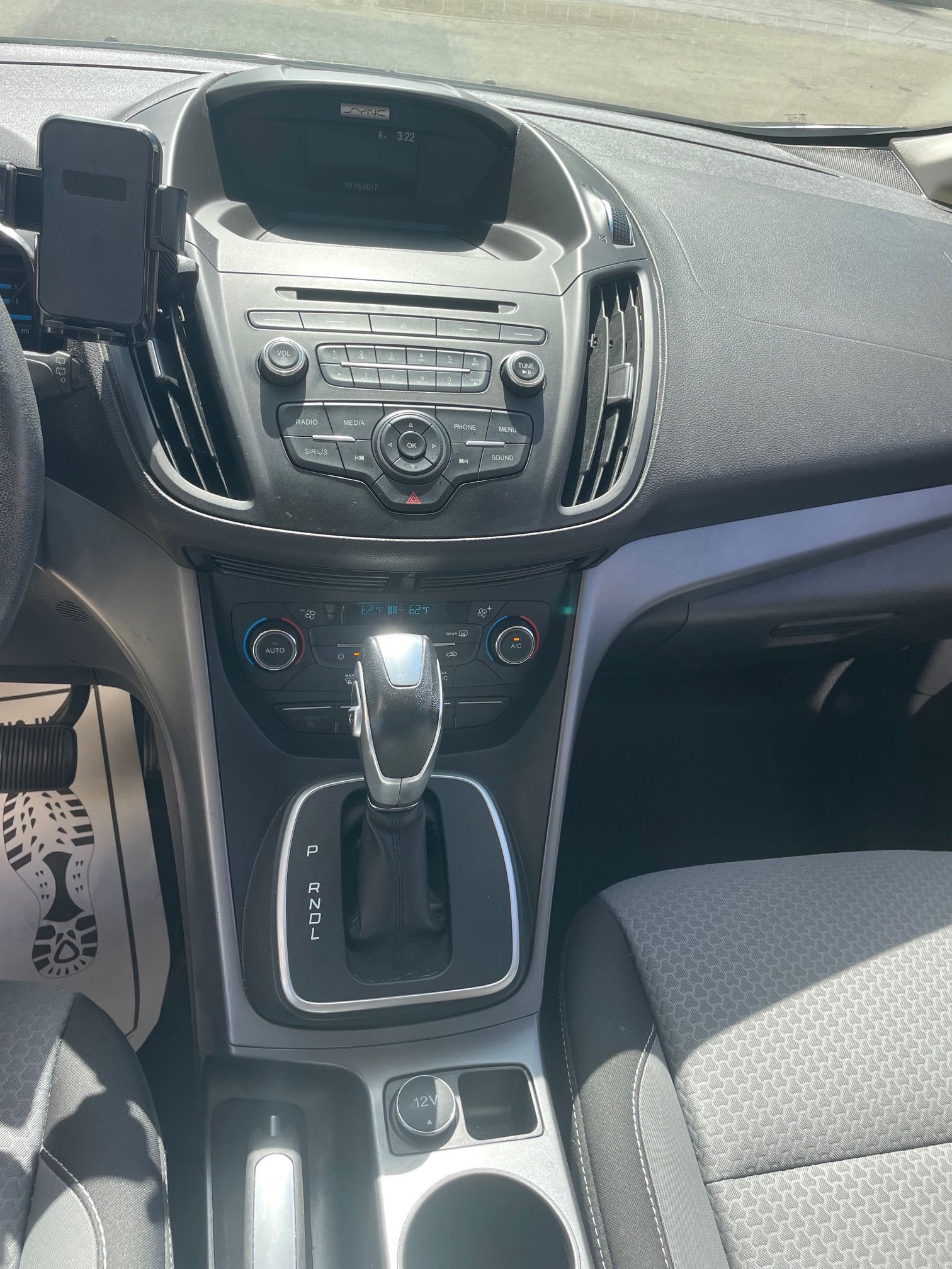 Used 2017 Ford C-MAX Energi SE FWD image 2