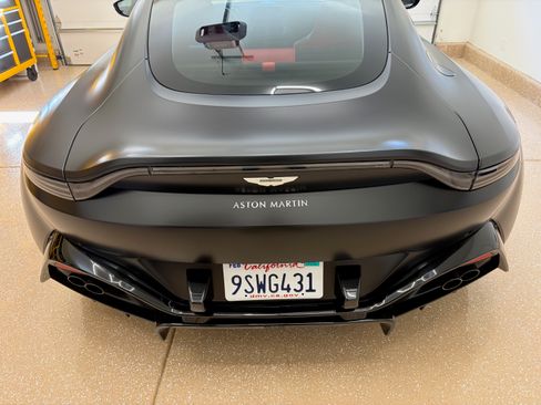 Used 2020 Aston Martin V8 Vantage Coupe image 11