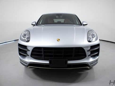 Used 2016 Porsche Macan Turbo image 2