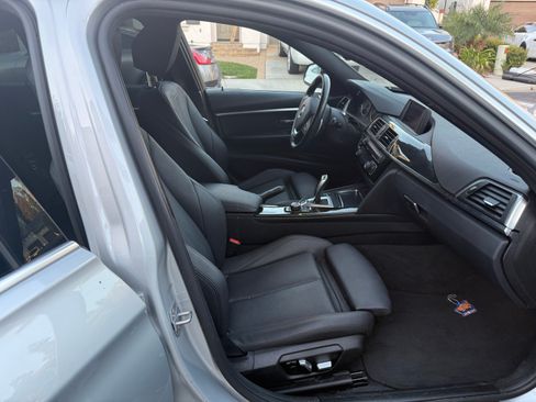 Used 2018 BMW 330e w/ Convenience Package image 5