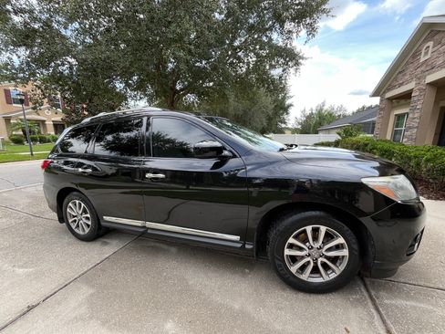 Used 2015 Nissan Pathfinder SL FWD image 2