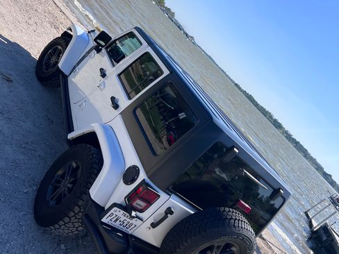 Used 2018 Jeep Wrangler Unlimited Sport image 6