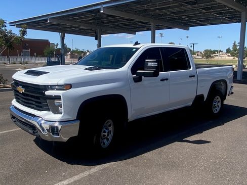 Used 2025 Chevrolet Silverado 2500 W/T w/ WT Convenience Package AWD/4WD image 2