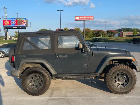 Used 2016 Jeep Wrangler Sport image 11