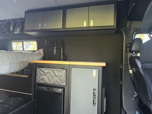 Used 2021 Mercedes-Benz Sprinter 2500 image 13