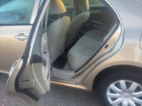 Used 2010 Toyota Corolla LE image 14