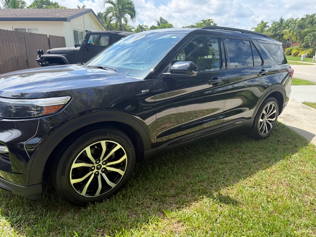 Used 2022 Ford Explorer ST-Line w/ Class IV Trailer Tow Package RWD image 5