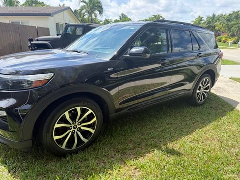 Used 2022 Ford Explorer ST-Line w/ Class IV Trailer Tow Package RWD image 5