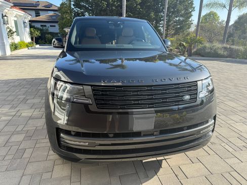 Used 2024 Land Rover Range Rover Long Wheelbase SE image 6
