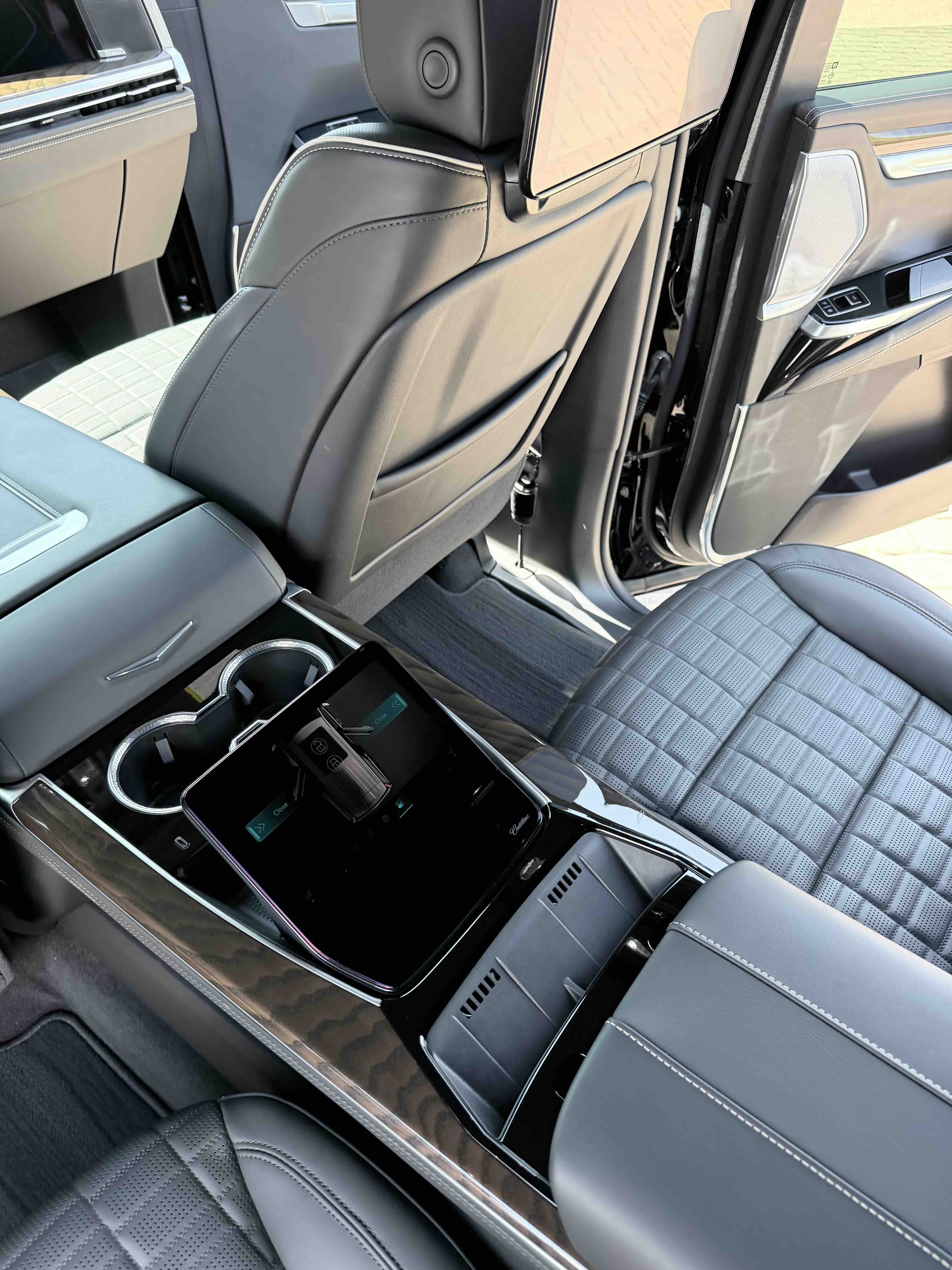 Used 2025 Cadillac Escalade Sport Platinum AWD/4WD image 15