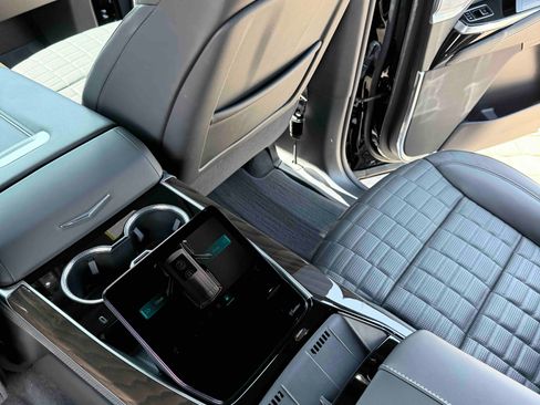 Used 2025 Cadillac Escalade Sport Platinum AWD/4WD image 15