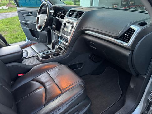 Used 2014 GMC Acadia SLT image 14